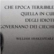Sono avvocato, mi piacerebbe insegnare diritto civile e anche divulgare la Costituzione. Chiunque voglia avventurarsi in questo viaggio, mi segua!